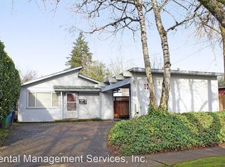 1011 SE Sherrett St, Portland, OR 97202