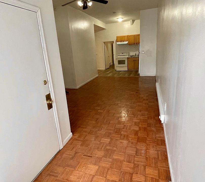 1st image of 3156 Richmond St