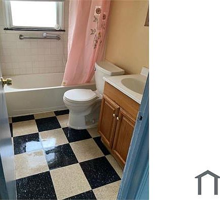 2nd image of 2213 Falmouth Ave