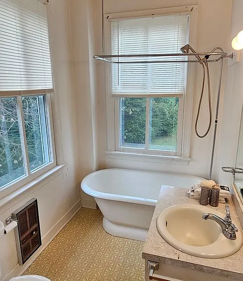 415 Prince St — Photo 14