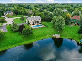 7N494 Foxglove Ct, St Charles, IL 60175