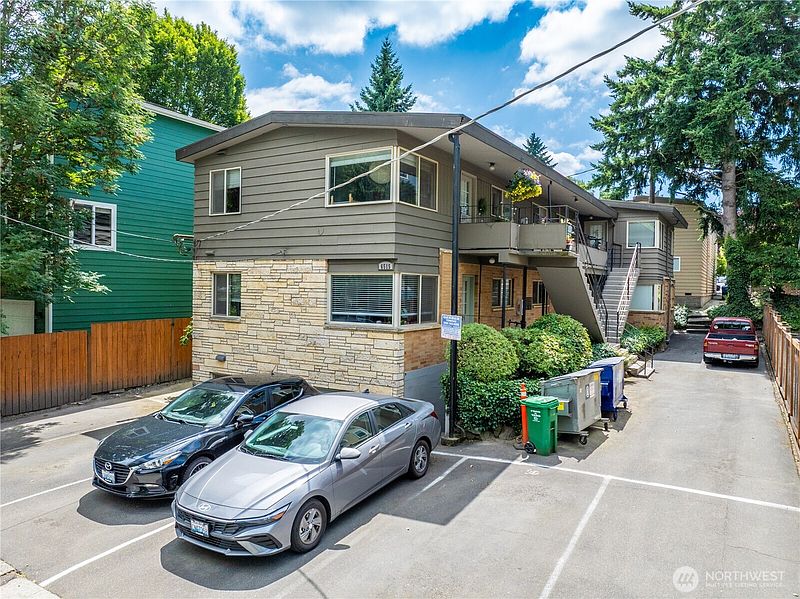 4th image of 6515 5th Avenue NE