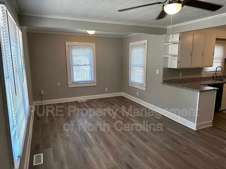603 Robbins St — Photo 5