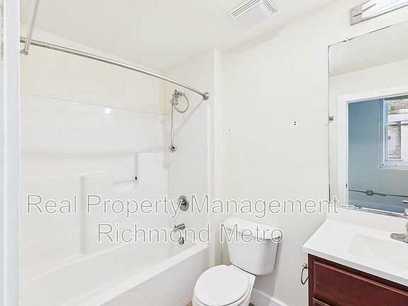 4th image of 1705 E Franklin St Unit 6