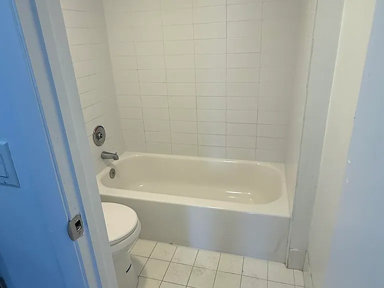 475 SE 8th St #220 — Photo 22