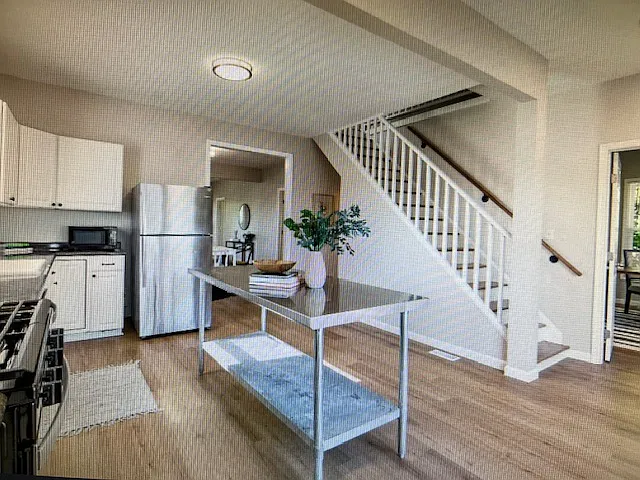 402 McIver St — Photo 14