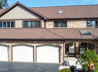 1908 Golf View Dr, Bartlett, IL 60103