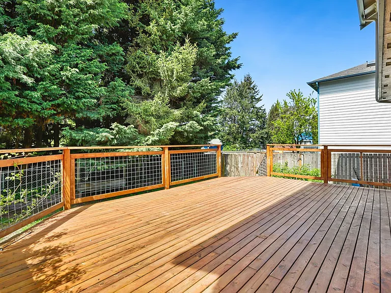 2535 Jones Ave NE — Photo 39
