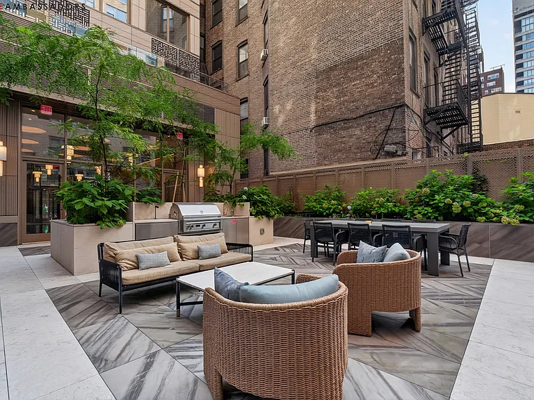 249 E 62nd St #12B — Photo 17