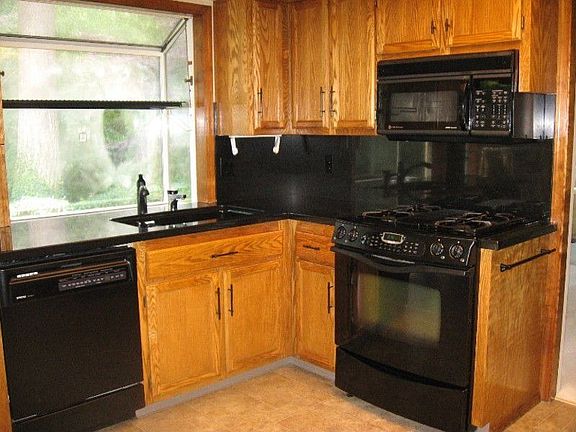 4th image of 2060 College Hill Pl