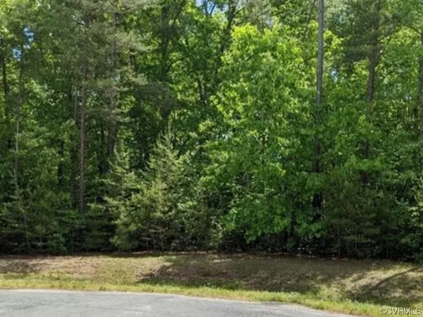 2 Henley Fork Dr #16, Tappahannock, VA 22560