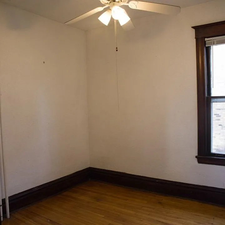 1309 E Hennepin Ave