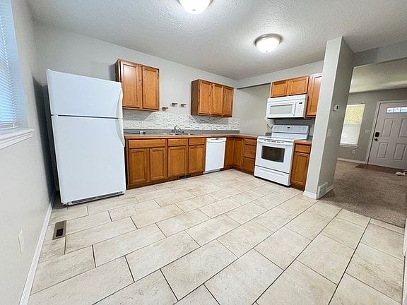 5th image of 1440 Stoddard St APT B