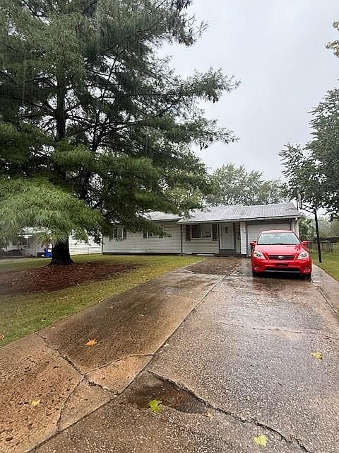2nd image of 6114 N Virginia Ave