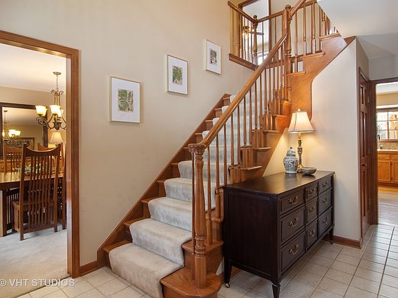 3rd image of 42 Equestrian Way