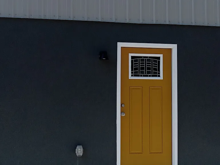 746 Church Ave SW — Photo 2