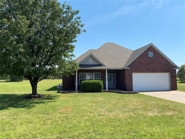 138 Blue Ridge Dr, Elk City, OK 73644