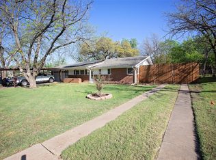 1405 Thompson Dr, Graham, TX 76450