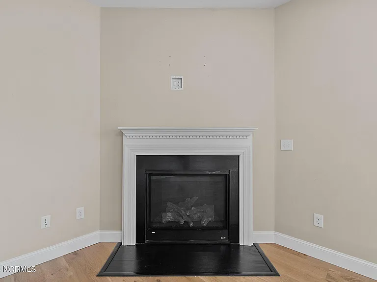204 Sandy Springs Rd — Photo 14