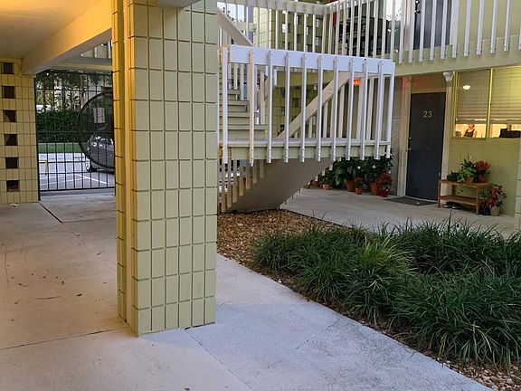 4th image of 1301 S Howard Ave APT C3