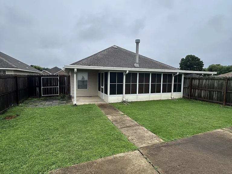 141 Barnes Ct — Photo 16