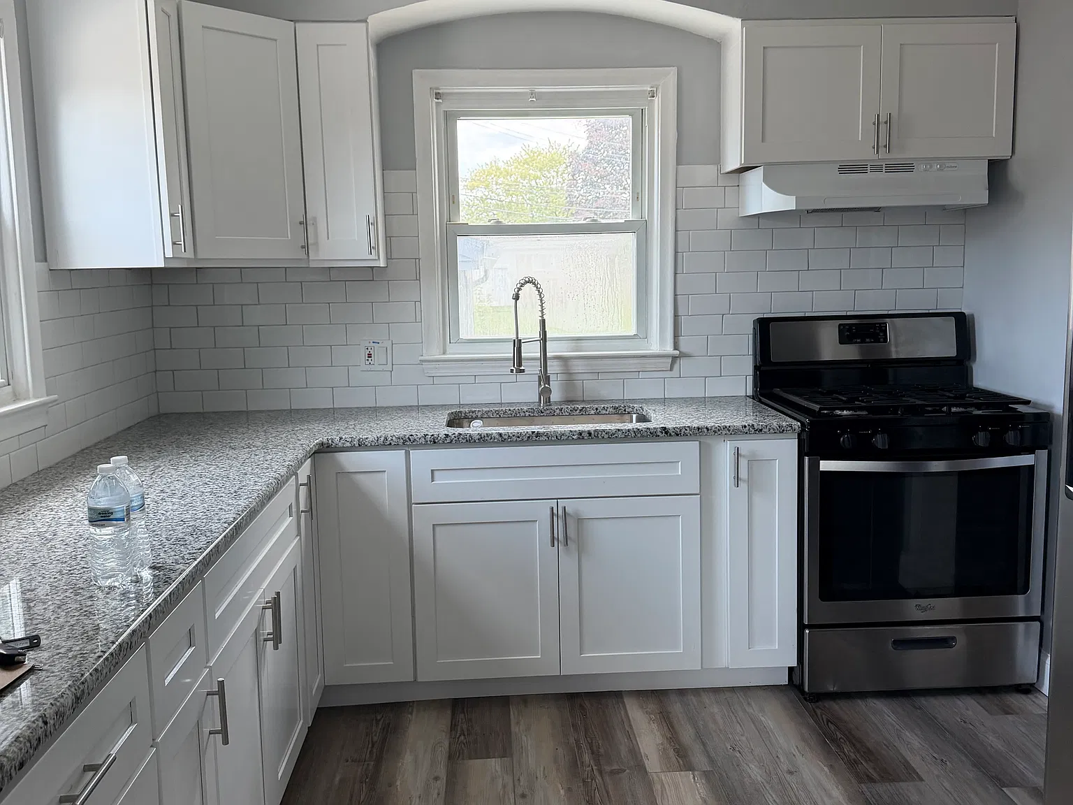 2 bed, 850 sqft, $1,900 — Photo 3