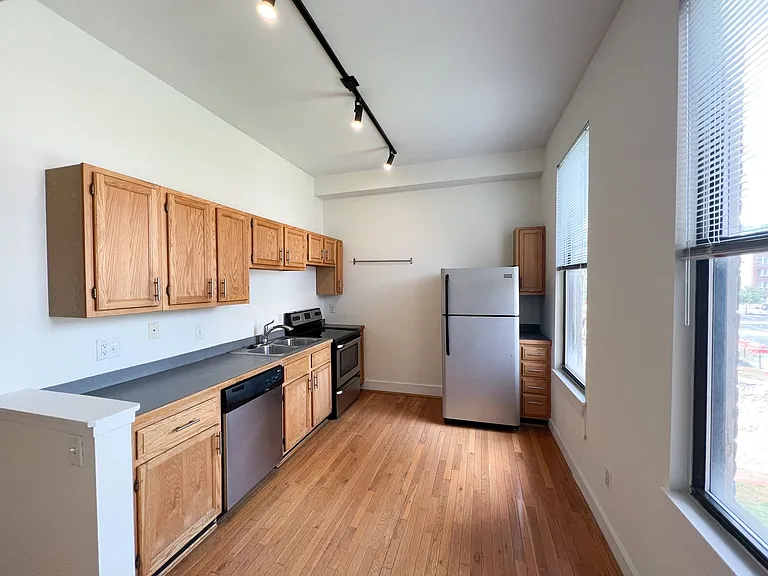 1414-16 Walnut St — Photo 5