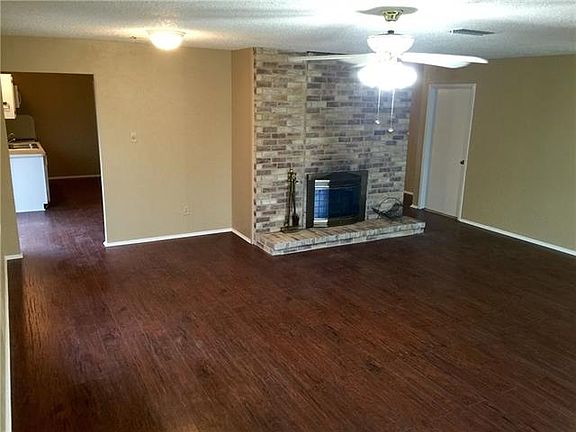 2nd image of 5301 Duchess Ct