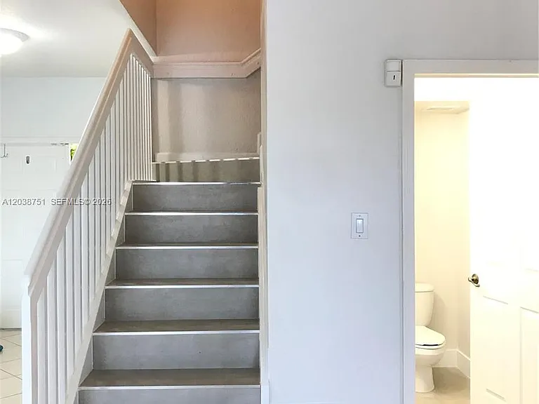 6674 NW 107th Pl — Photo 6
