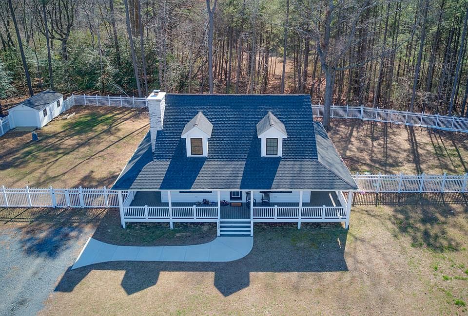 1st image of 33228 Holly Ln