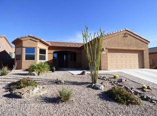 872 W Bosch Dr, Green Valley, AZ 85614