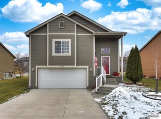 16055 Browne St, Omaha, NE 68116