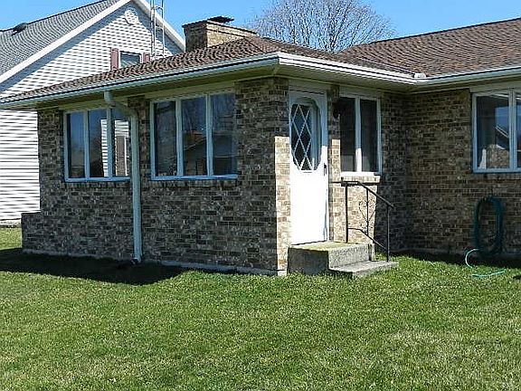 4th image of 569 Garden Pl