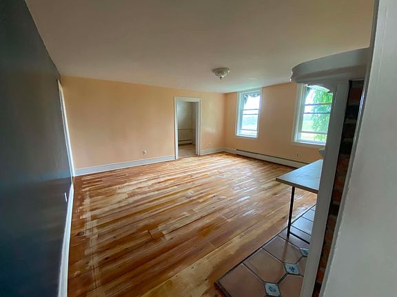 5th image of 847 Grovenors Corners Rd