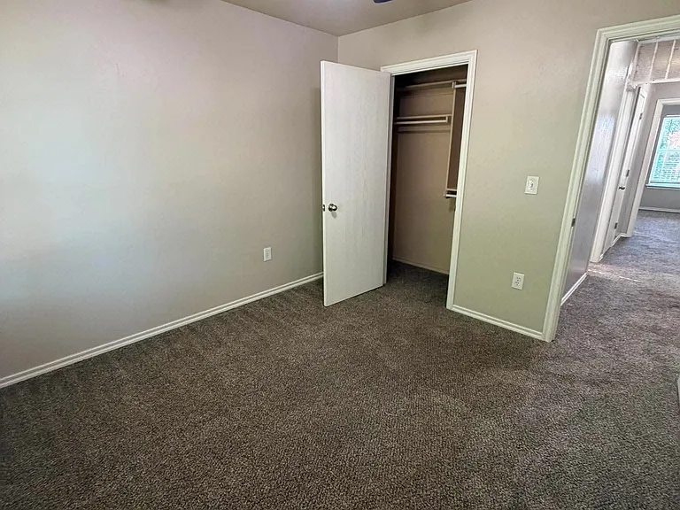 524 E Juniper Ln — Photo 13
