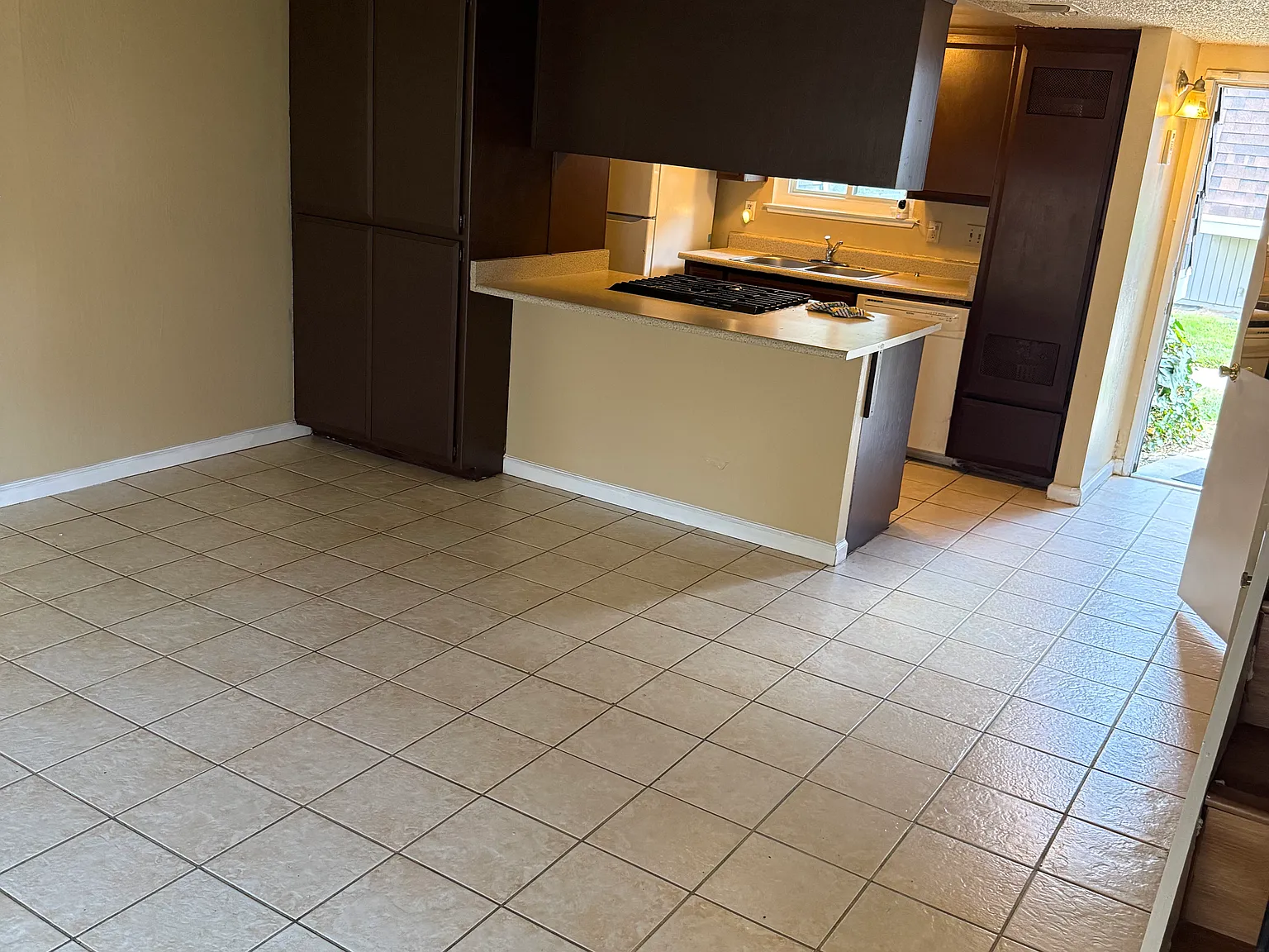 2 bed, 933 sqft, $1,395 — Photo 4