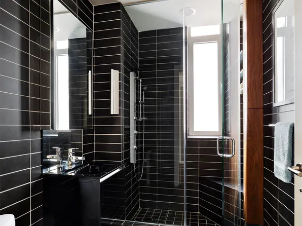 224 West 18th Street image 18 of 19