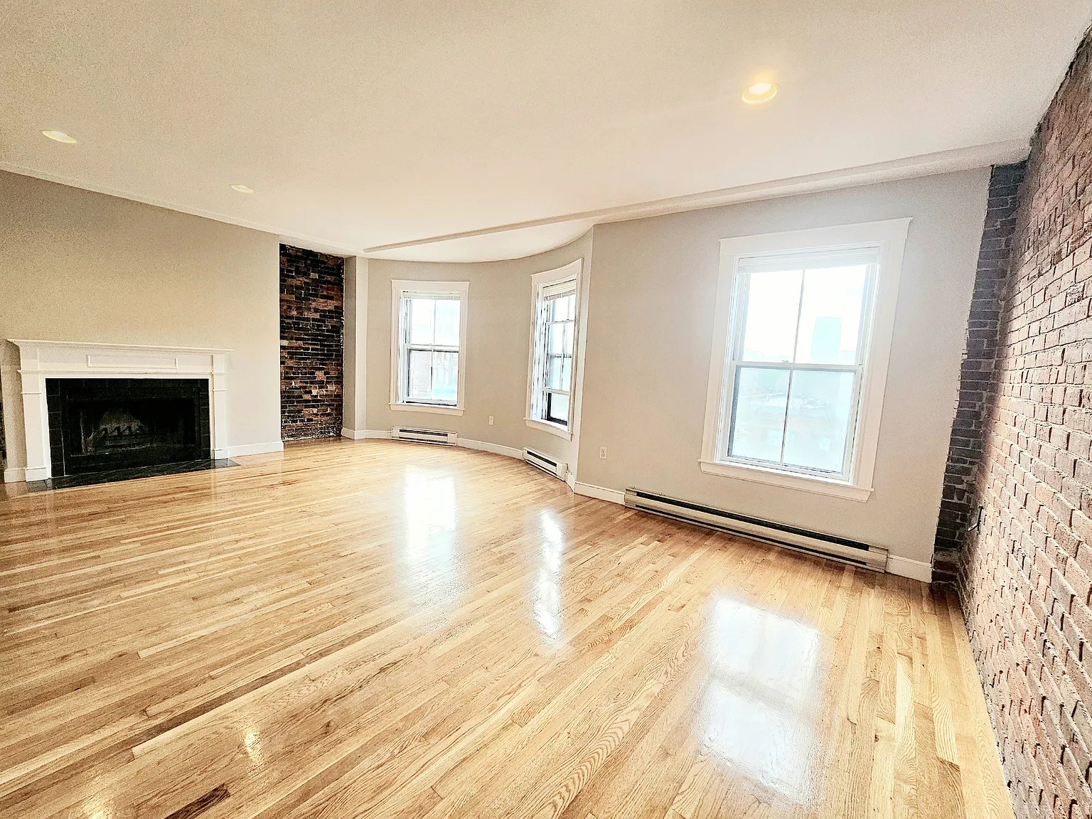 1750 Washington St — Photo 2