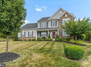 1017 Amber Ct, Green Lane, PA 18054