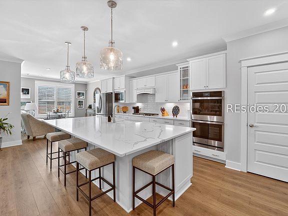 2nd image of 71 Jasmine Way