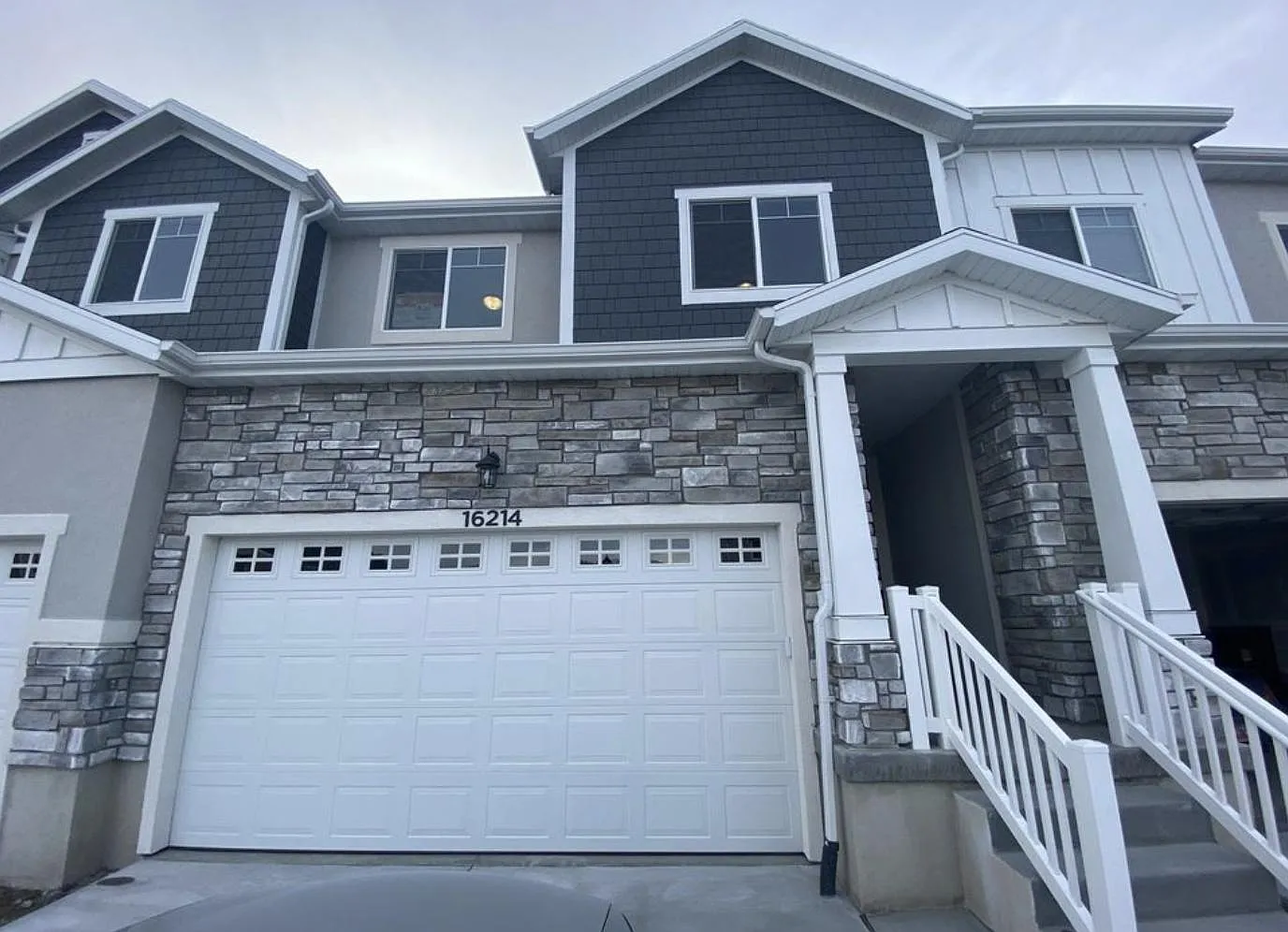 3 bed, 2.5 bath, 2296 sqft, $2,199 — Photo 1