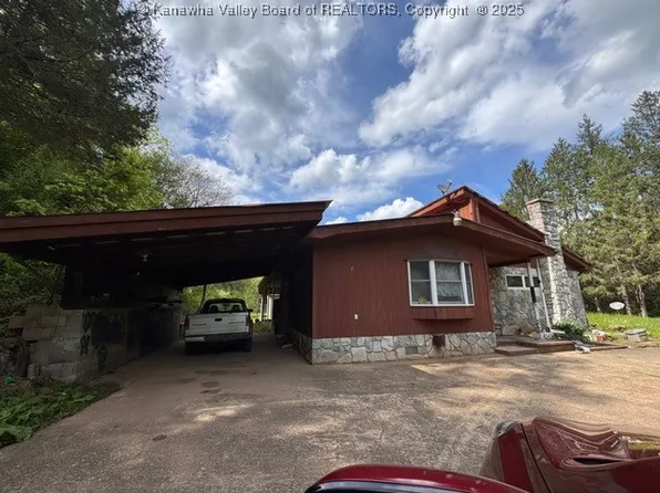 1070 Seaman Frk, Reedy, WV 25270