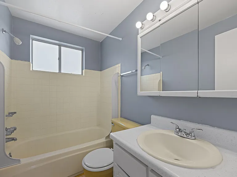3270 S Grant St — Photo 8