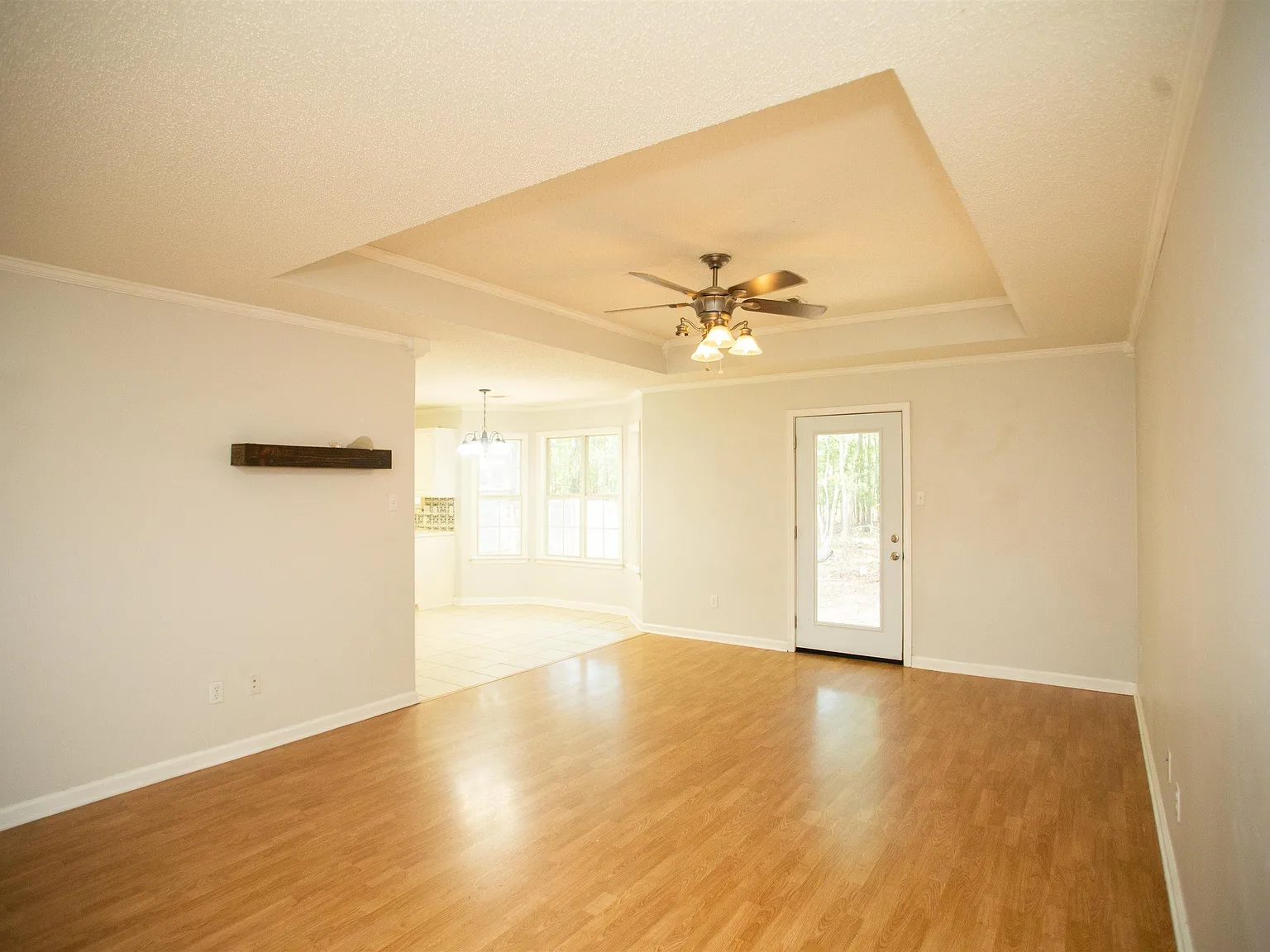 3 bed, 2.0 bath, 1200 sqft, $1,325 — Photo 4