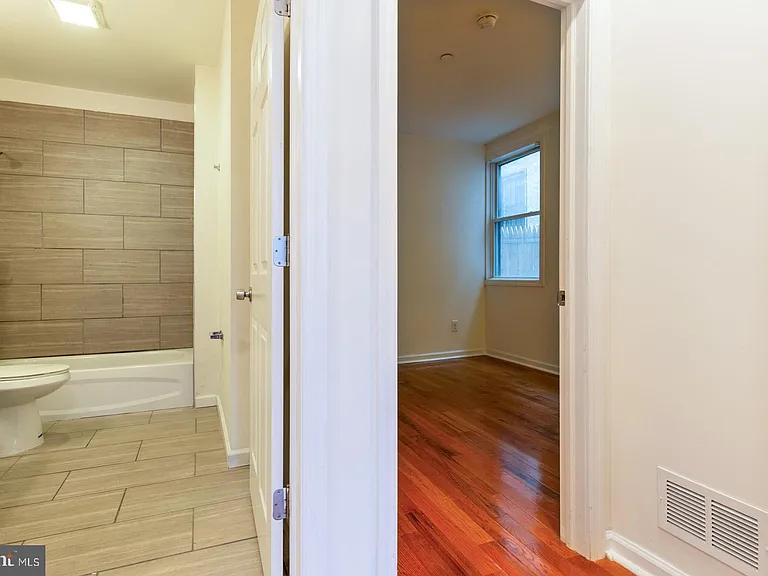 1429 Poplar St #1A — Photo 13
