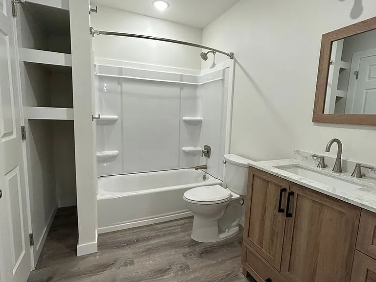 2652 Roseanne Ct — Photo 5