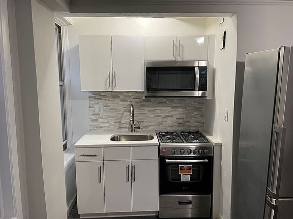 2nd image of 309 W 57th St #704