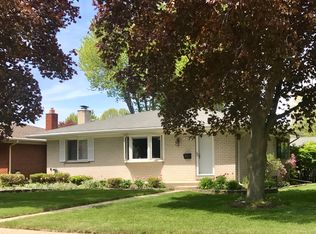 12459 Greenway Dr, Sterling Heights, MI 48312