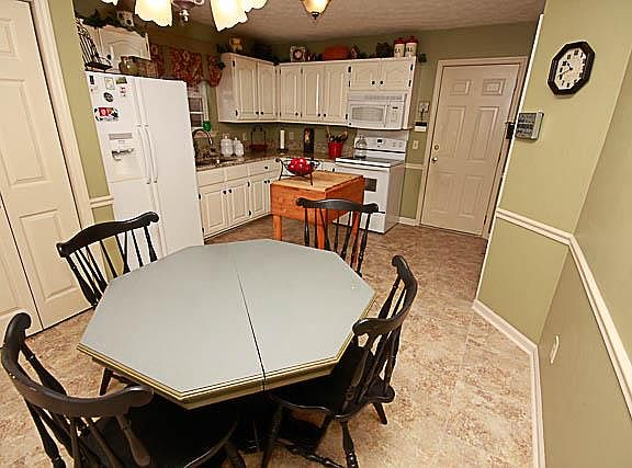 5th image of 106 Clovercrest Dr