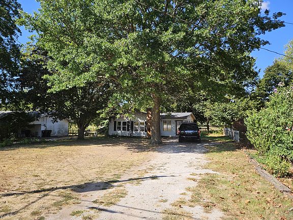 3rd image of 503 S Miller Road